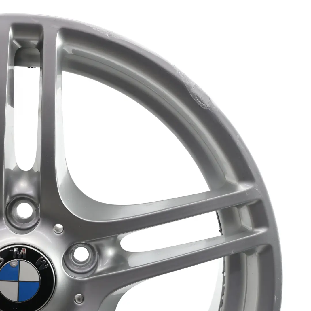 Cerchio posteriore lega M Performance doppie razze 313M 18" 8,5J ET:52 per BMW E87 con numero di parte 6856667 BMW E87 Cerchio posteriore lega M Performance doppie razze 313M 18" 8,5J ET:52 - SKU 6856667-5 - Numero di parte 6856667
