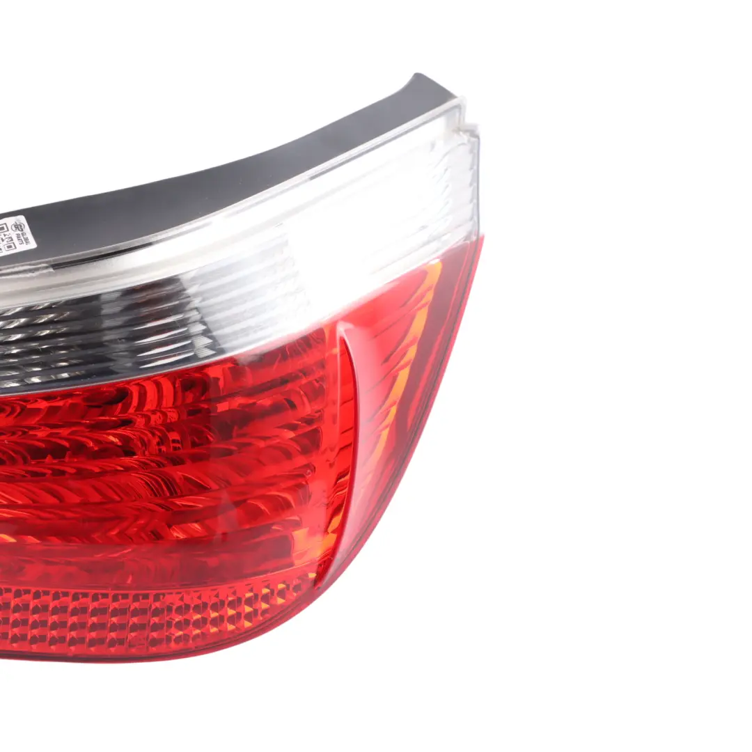 Luz Trasera Lámpara Panel Lateral Trasero Derecho para BMW E60 con número de pieza 6910768 BMW E60 Luz Trasera Lámpara Panel Lateral Trasero Derecho - SKU 6910768 - Número de pieza 6910768