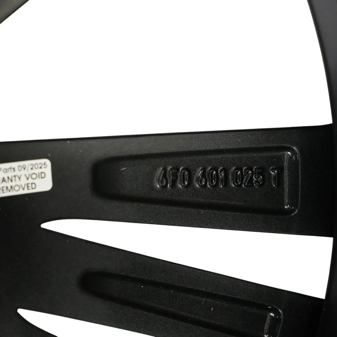 Cerchio In Lega Grigio Diamante 18" 7J ET:51 per Seat Ibiza FR V KJ1 con numero di parte 6F0601025T Seat Ibiza FR V KJ1 Cerchio In Lega Grigio Diamante 18" 7J ET:51 - SKU 6F0601025T-1 - Numero di parte 6F0601025T