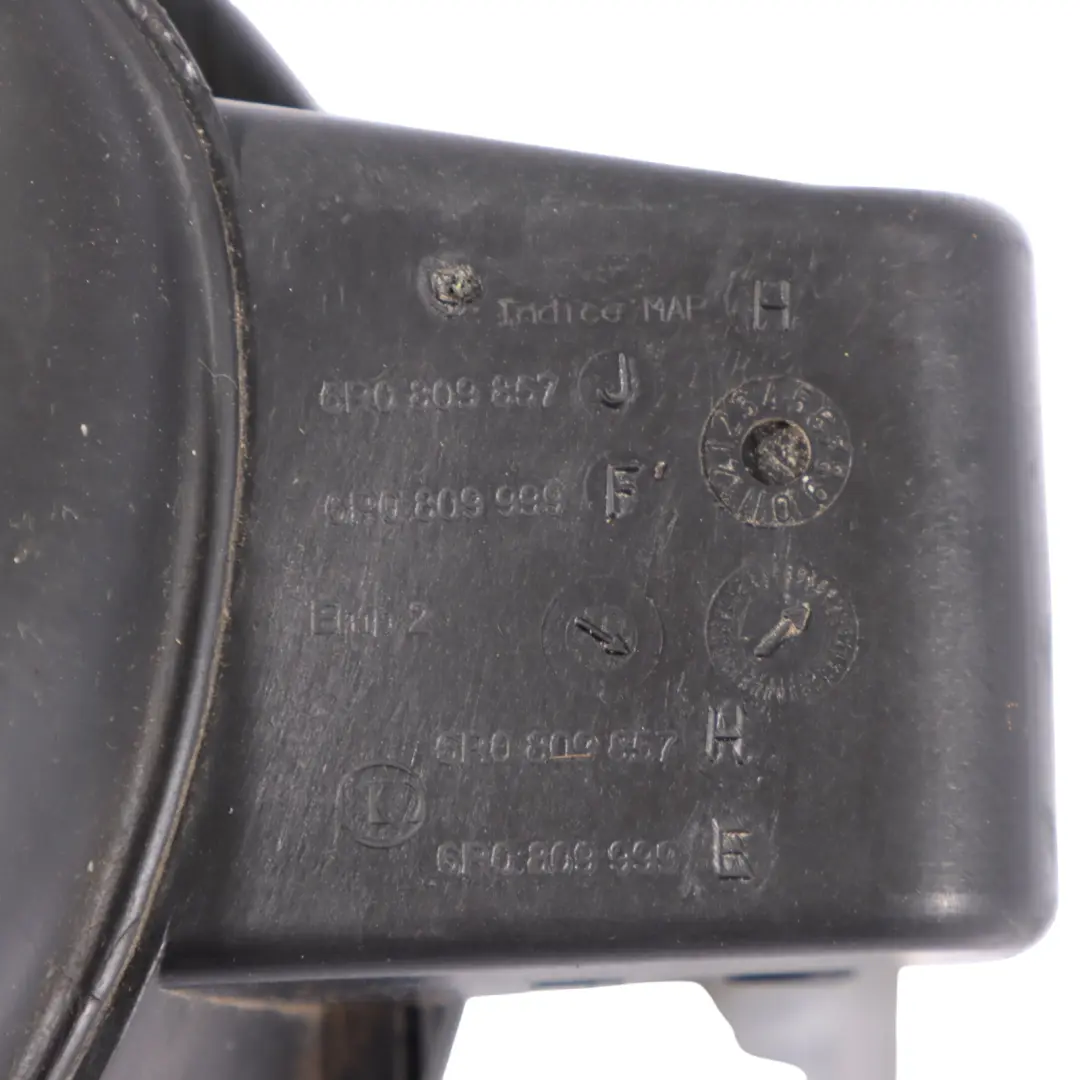 Klapka Wlewu Paliwa Candy White B9A F9E do Volkswagen Polo GTI 6R o numerze 6R0809857H Volkswagen Polo GTI 6R Klapka Wlewu Paliwa Candy White B9A F9E - SKU 6R0809857H-CAN - Numer Części 6R0809857H