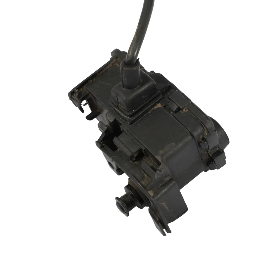 Silnik Siłownik Klapki Wlewu Paliwa do VW Volkswagen Polo 6R o numerze 6R0810773D VW Volkswagen Polo 6R Silnik Siłownik Klapki Wlewu Paliwa - SKU 6R0810773D - Numer Części 6R0810773D