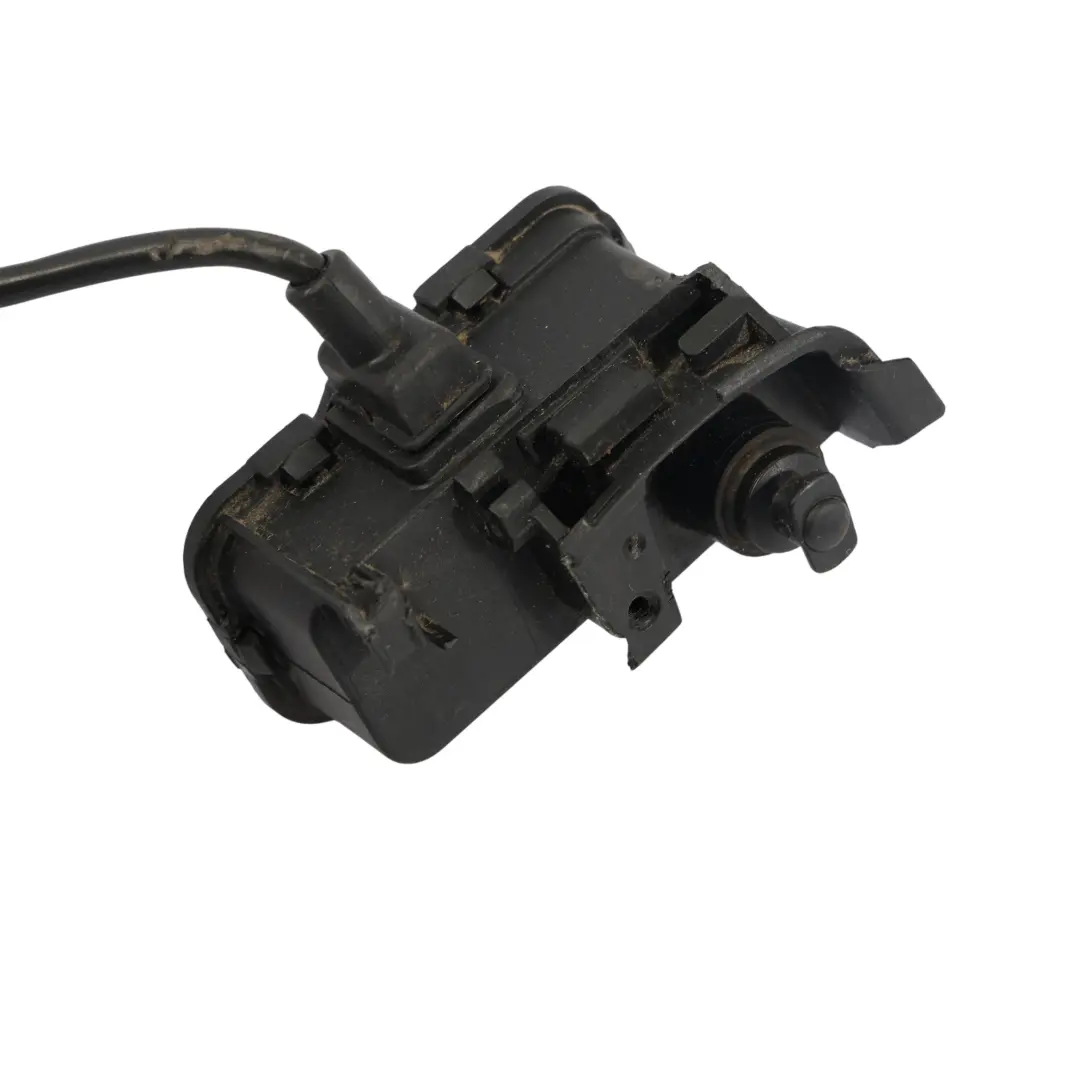 Flap Actuator Solenoid Motor 6R0810773B to VW Volkswagen Polo 6R 1.2 TSI Fuel Tank with Part number 6R0810773D VW Volkswagen Polo 6R 1.2 TSI Fuel Tank Flap Actuator Solenoid Motor 6R0810773B - SKU 6R0810773D - Part number 6R0810773D