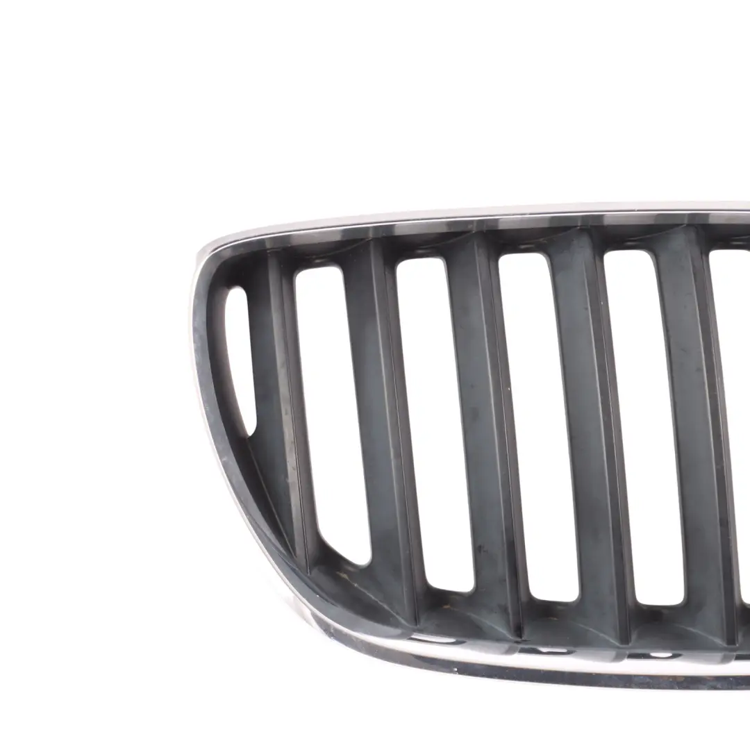 Bumper Centre Grille Bonnet Right O/S Titan II Silver to BMW X5 E53 with Part number 7124816 BMW X5 E53 Bumper Centre Grille Bonnet Right O/S Titan II Silver - SKU 7124816 - Part number 7124816