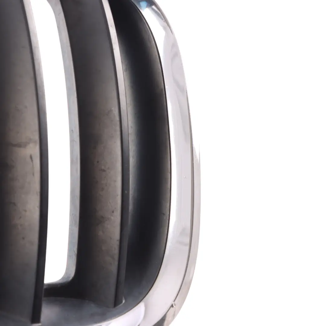 Bumper Centre Grille Bonnet Right O/S Titan II Silver to BMW X5 E53 with Part number 7124816 BMW X5 E53 Bumper Centre Grille Bonnet Right O/S Titan II Silver - SKU 7124816 - Part number 7124816