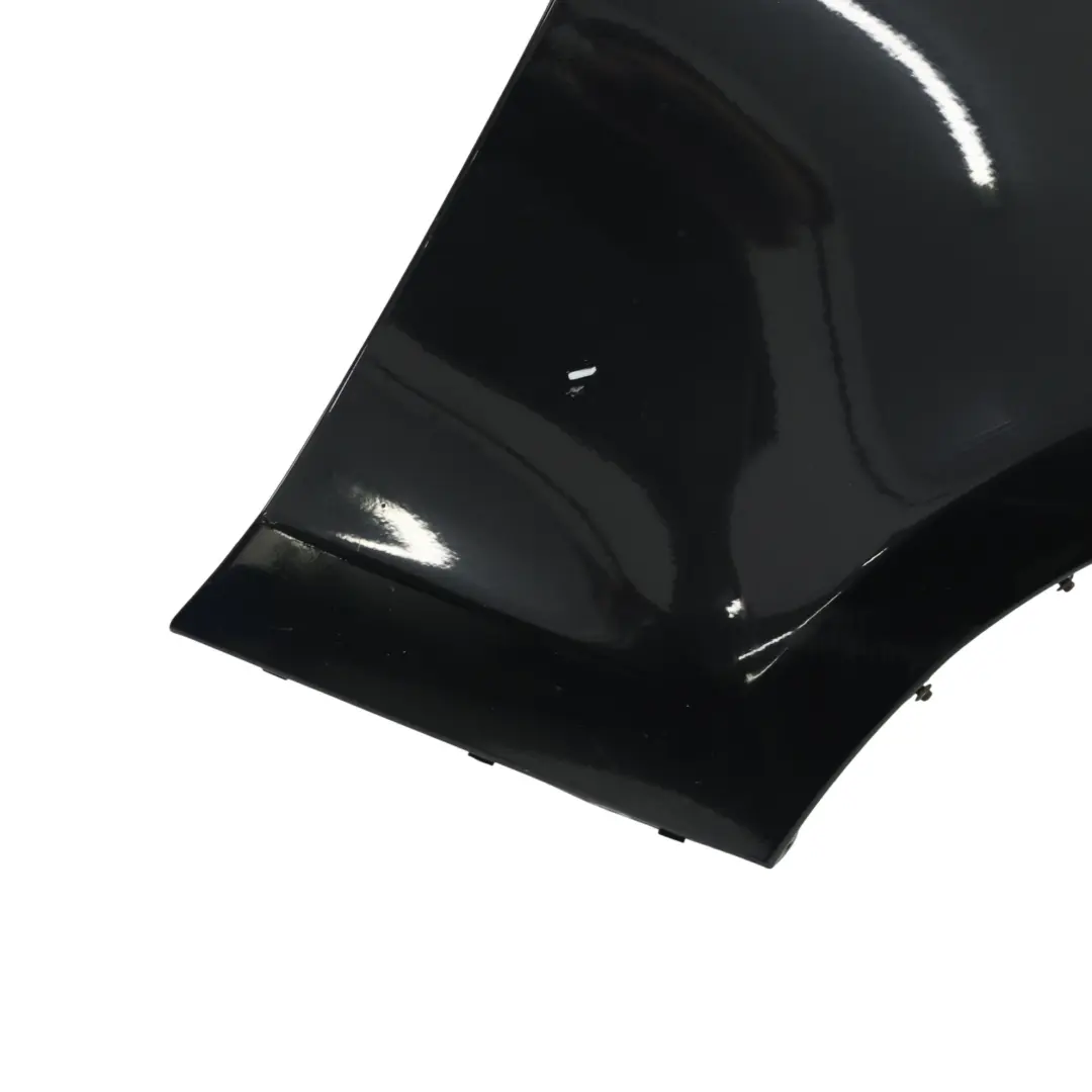 Panel Lateral Guardabarros Delantero Derecho Black Sapphire Negro - 475 para BMW E87 con número de pieza 7133228 BMW E87 Panel Lateral Guardabarros Delantero Derecho Black Sapphire Negro - 475 - SKU 7133228-BS - Número de pieza 7133228