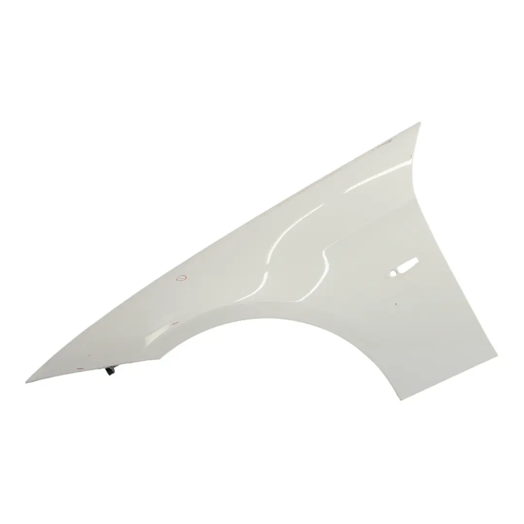 BMW E90 E91 Pannello laterale parafango anteriore sinistro Alpinweiss Bianco 300 - SKU 7135679-AW2 - Numero di parte 7135679