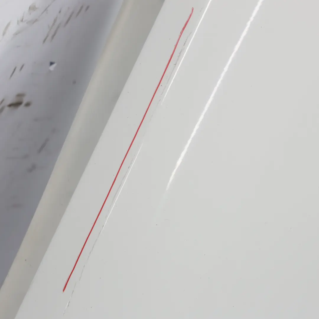 Panel lateral Fender Wing Delantero Izquierdo Alpinweiss Blanco 300 para BMW E90 E91 con número de pieza 7135679 BMW E90 E91 Panel lateral Fender Wing Delantero Izquierdo Alpinweiss Blanco 300 - SKU 7135679-AW2 - Número de pieza 7135679