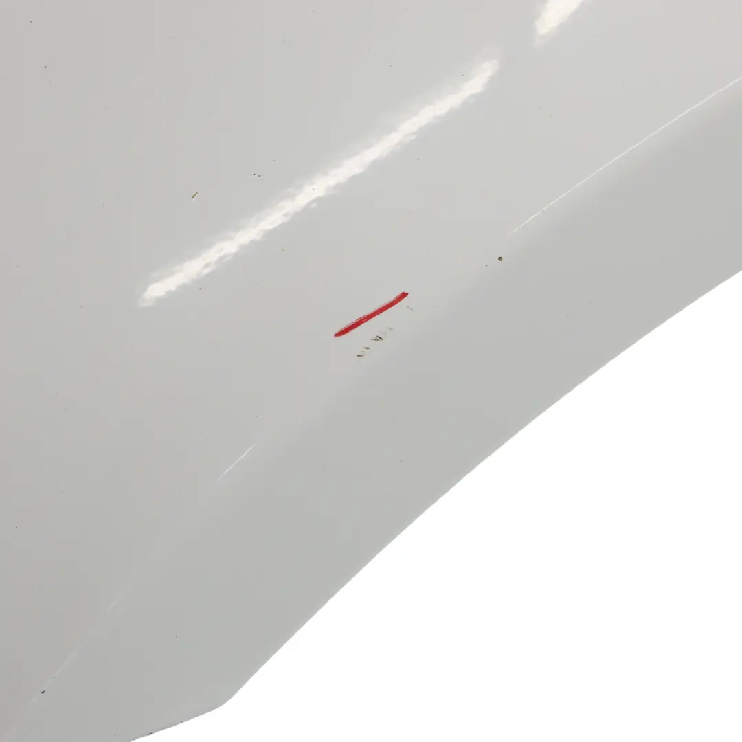 Panel lateral Fender Wing Delantero Izquierdo Alpinweiss Blanco 300 para BMW E90 E91 con número de pieza 7135679 BMW E90 E91 Panel lateral Fender Wing Delantero Izquierdo Alpinweiss Blanco 300 - SKU 7135679-AW2 - Número de pieza 7135679