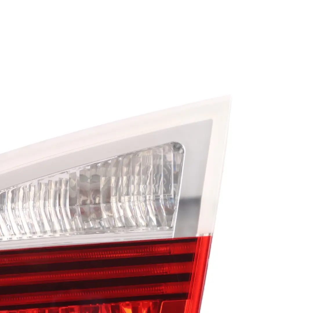 Fanale Posteriore Interno del Bagagliaio Portellone Destro per BMW E91 con numero di parte 7160064 BMW E91 Fanale Posteriore Interno del Bagagliaio Portellone Destro - SKU 7160064 - Numero di parte 7160064