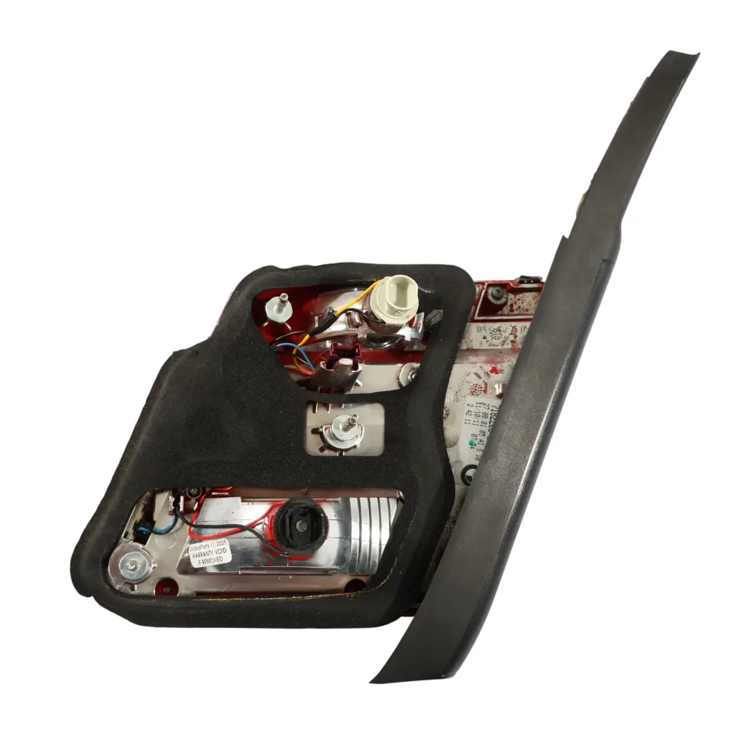 Lampada Posteriore Nel Portellone Bagagliaio Sinistra per BMW F01 F02 F04 con numero di parte 7182205 BMW F01 F02 F04 Lampada Posteriore Nel Portellone Bagagliaio Sinistra - SKU 7182205-2 - Numero di parte 7182205