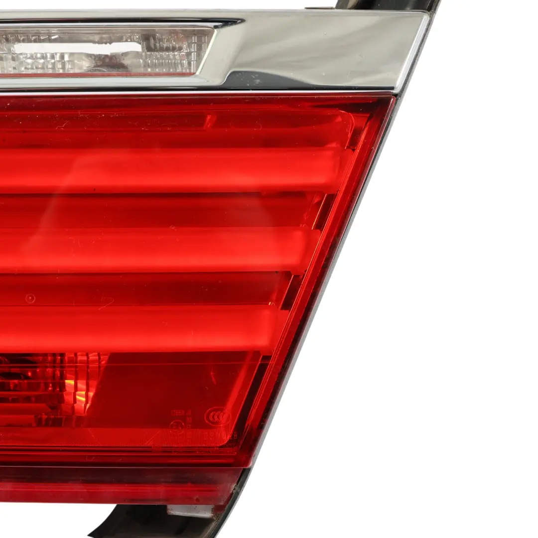 Enjoliveur De Feu Arrière Droit Hayon Coffre pour BMW F01 F02 F03 F04 à propos du numéro de pièce 7182206 BMW F01 F02 F03 F04 Enjoliveur De Feu Arrière Droit Hayon Coffre - SKU 7182206-1 - Numéro de pièce 7182206