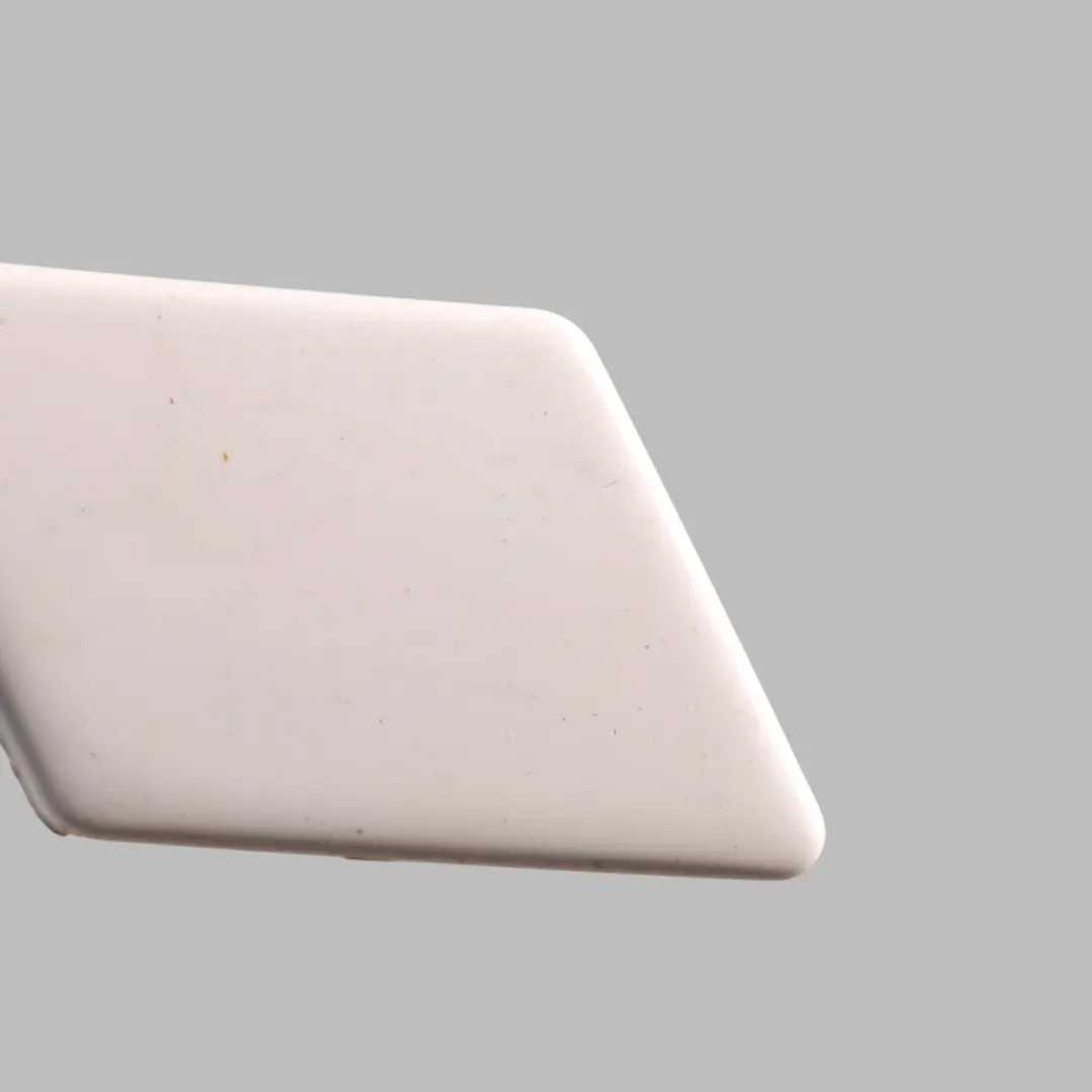 BMW E90 E91 LCI Cover Spray Nozzle Flap Right O/S Alpinweiss 3 - 300 - SKU 7211210-AW - Part number 7203496