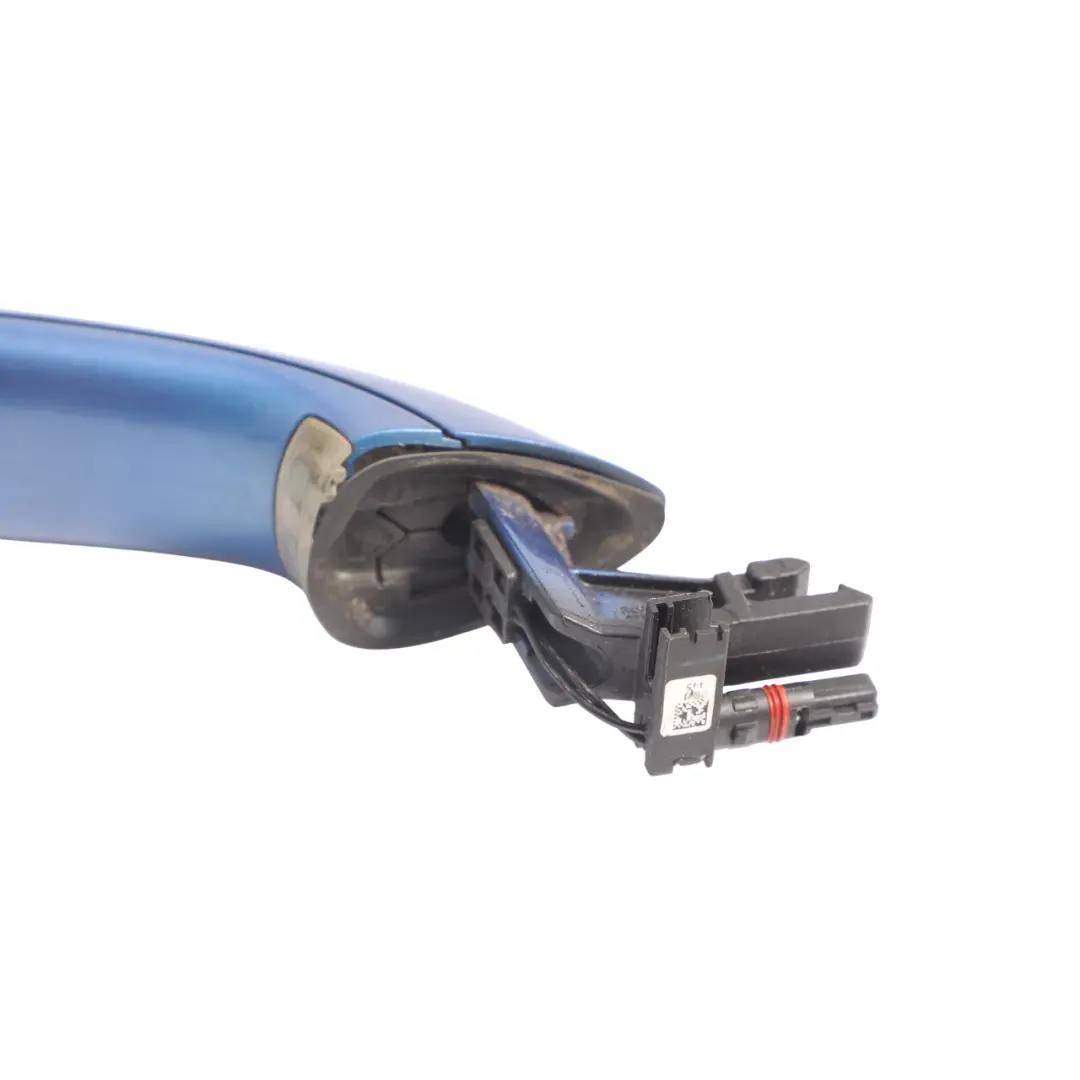 Manija Puerta Trasera Izquierda Azul Monte Carlo - B05 para BMW F07 F10 F11 F12 con número de pieza 7231929 BMW F07 F10 F11 F12 Manija Puerta Trasera Izquierda Azul Monte Carlo - B05 - SKU 7231929-MCB - Número de pieza 7231929