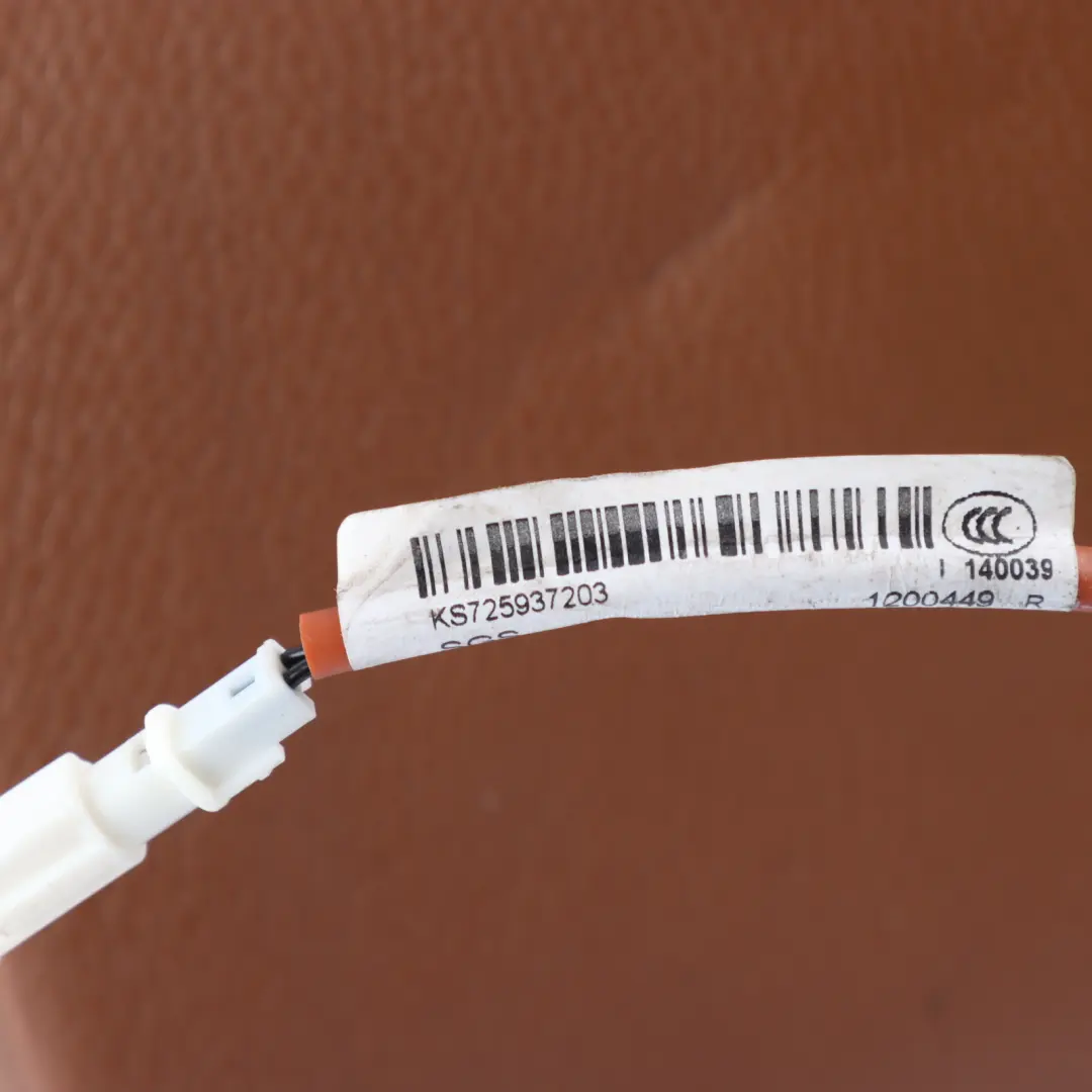 Headrest Leather Dakota Front Right Seat O/S to BMW E93 Convertible with Part number 7259372 BMW E93 Convertible Headrest Leather Dakota Front Right Seat O/S - SKU 7259372 - Part number 7259372