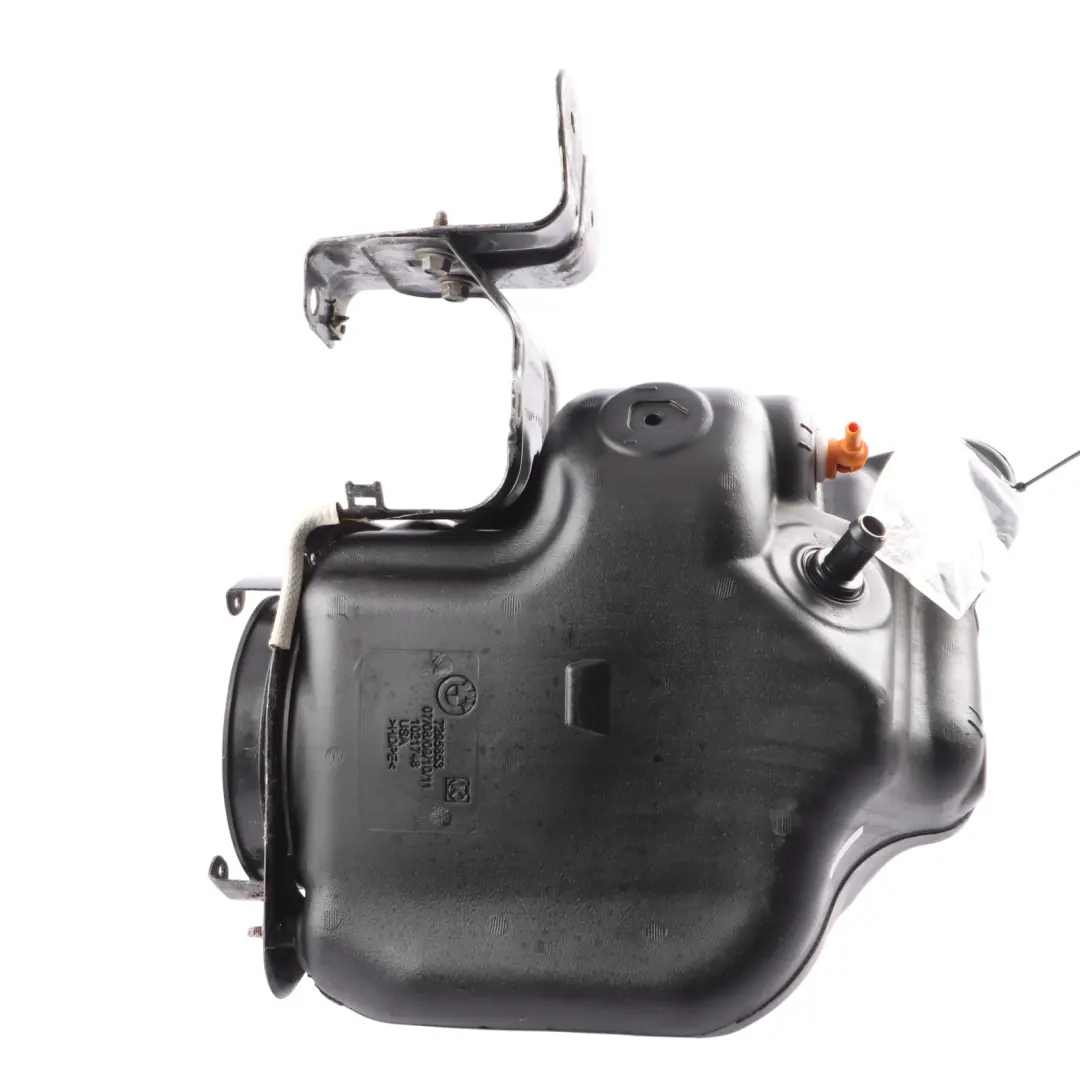 AdBlue Réservoir d'additif Récipient pour BMW X5 F15 Diesel SCR à propos du numéro de pièce 7295653 BMW X5 F15 Diesel SCR AdBlue Réservoir d'additif Récipient - SKU 7295653 - Numéro de pièce 7295653