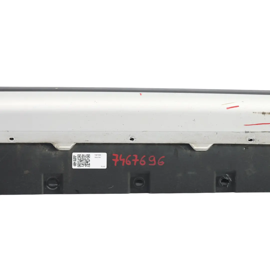 Faldón Lateral Derecho Umbral Puerta ALL4 Plata para Mini Countryman F60 con número de pieza 7467696 Mini Countryman F60 Faldón Lateral Derecho Umbral Puerta ALL4 Plata - SKU 7467696 - Número de pieza 7467696