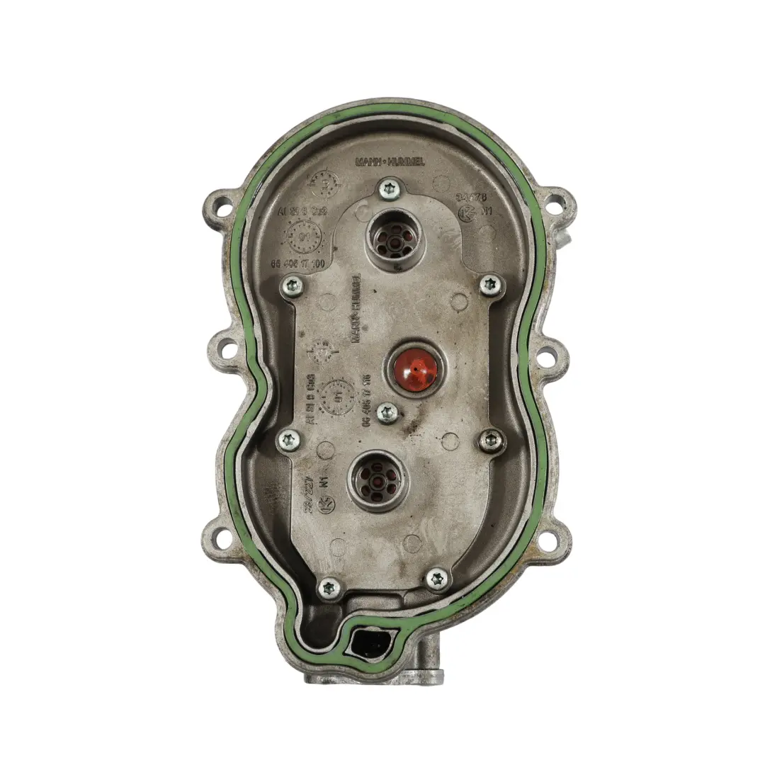 Couvercle Supérieur Filtre Carburant 5.0 Diesel pour Volkswagen Phaeton 3D à propos du numéro de pièce 7L6127413 Volkswagen Phaeton 3D Couvercle Supérieur Filtre Carburant 5.0 Diesel - SKU 7L6127413 - Numéro de pièce 7L6127413