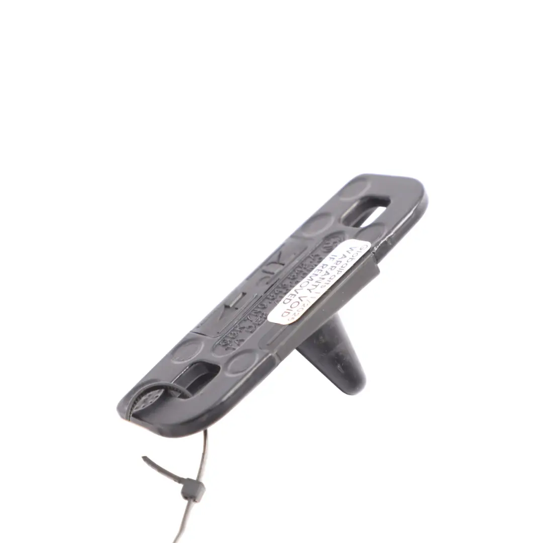 Porsche Macan 95B Plaque Verrouillage Capot Droite Côté Conducteur - SKU 7N0843842A - Numéro de pièce 7N0843842A