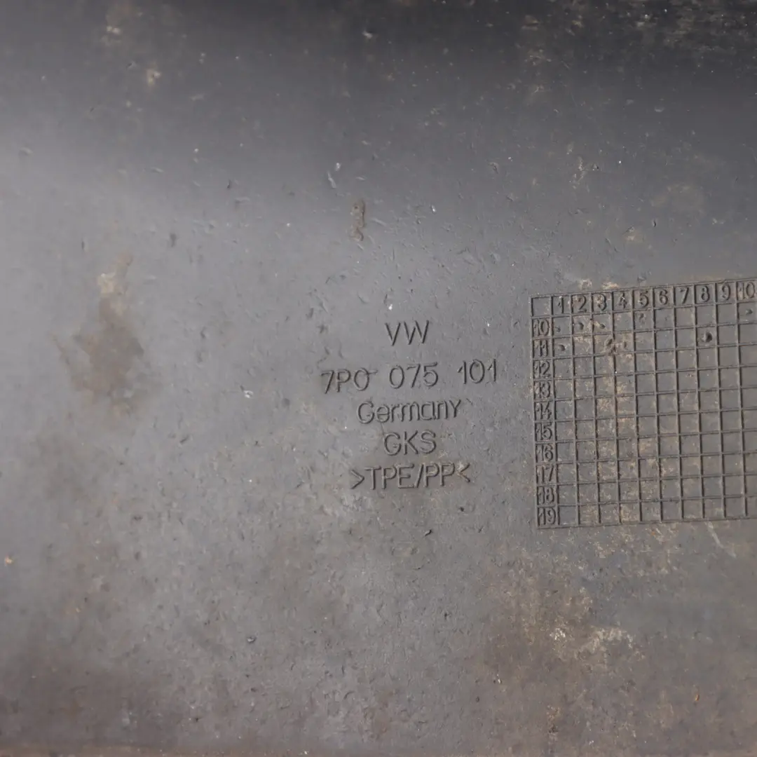 7P Rear Mud Flaps Spalsh Guard Set Right Left N/S to Volkswagen Touareg with Part number 7P0075101 Volkswagen Touareg 7P Rear Mud Flaps Spalsh Guard Set Right Left N/S - SKU 7P0075101 - Part number 7P0075101