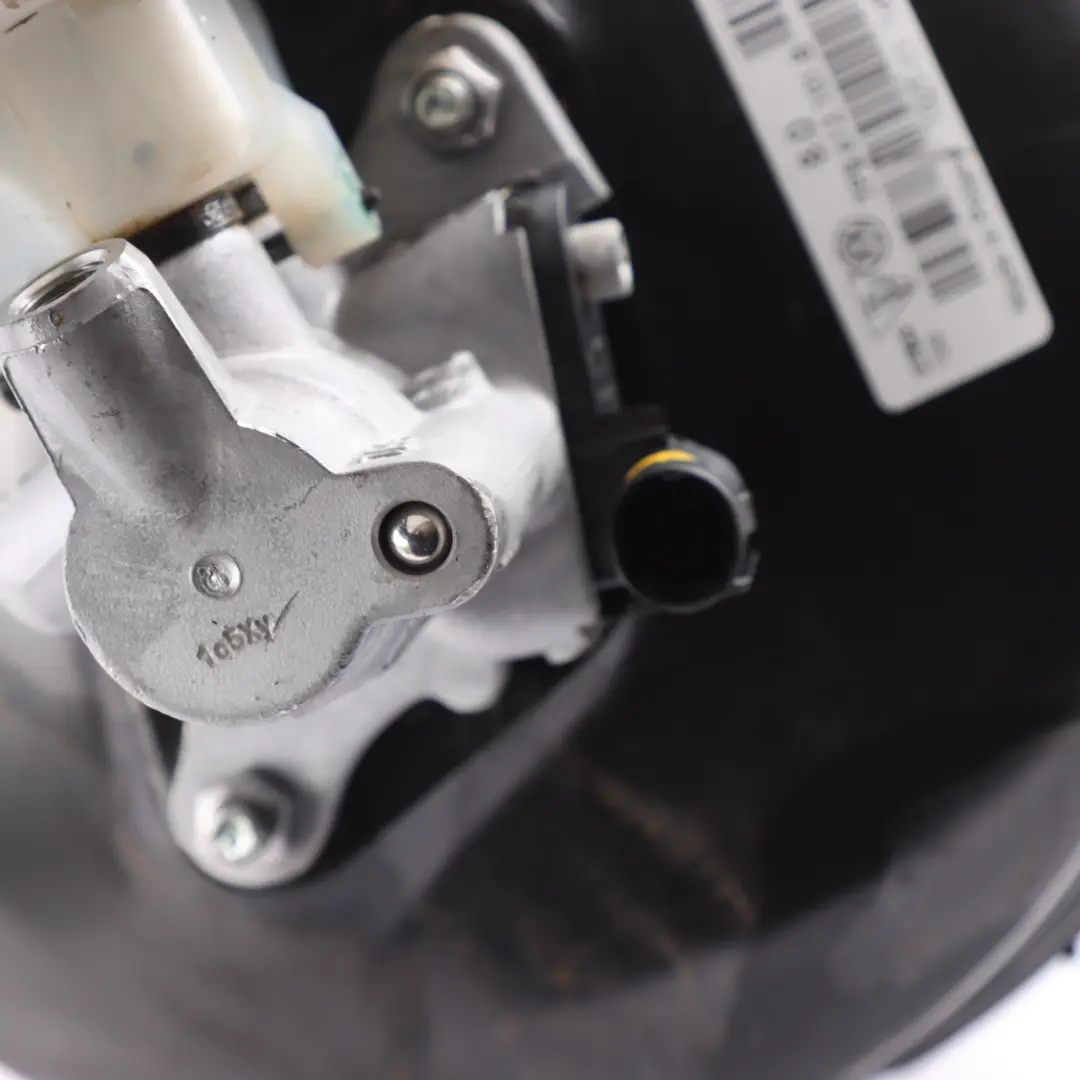 VW Volkswagen Touareg 7P Servo Master Cylinder Brake Booster Unit - SKU 7P0612101B - Part number 7P0612101B