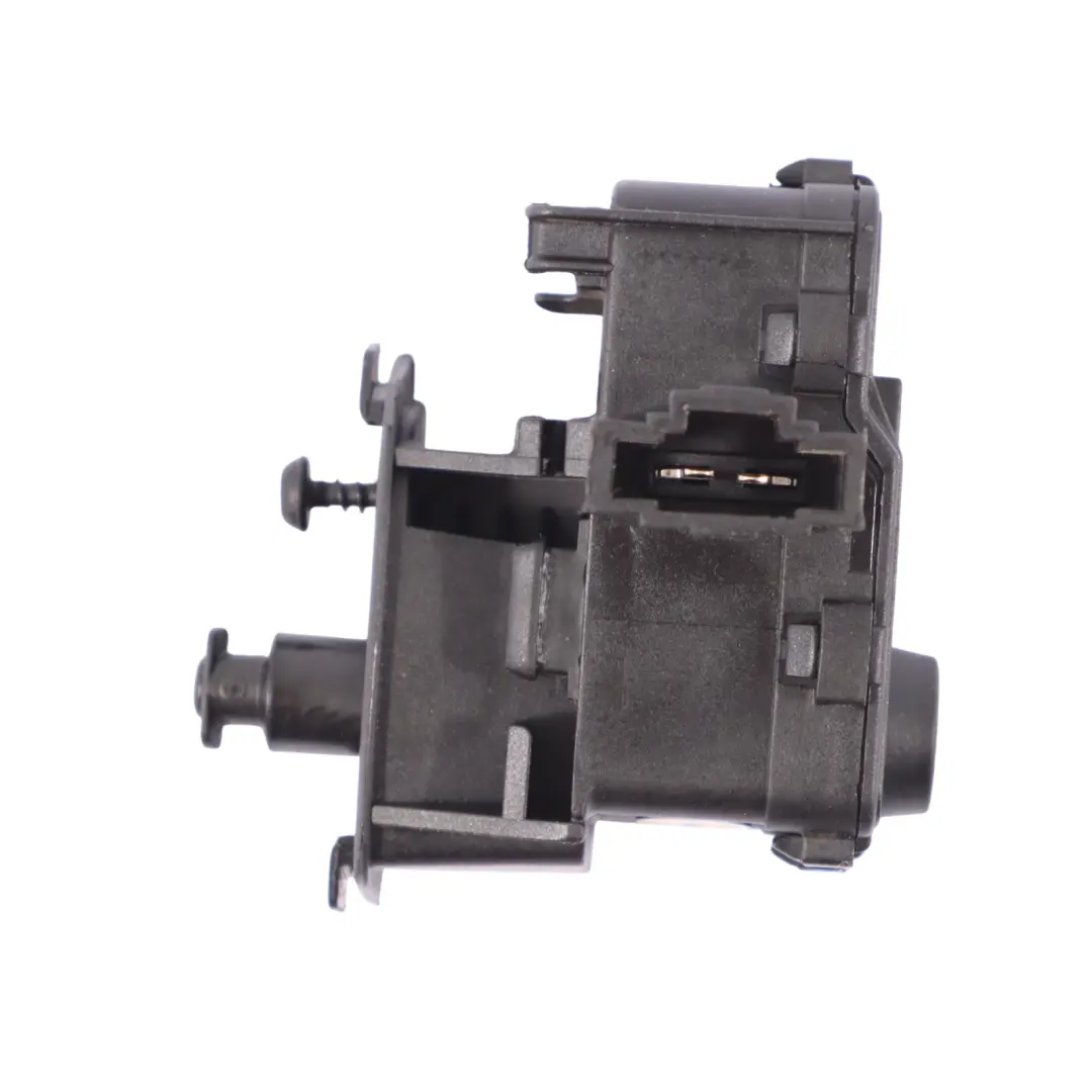 VW Touareg 7P Siłownik Mechanizm Blokady Klapy Zbiornika Paliwa - SKU 7P0810773B - Numer Części 7P0810773B