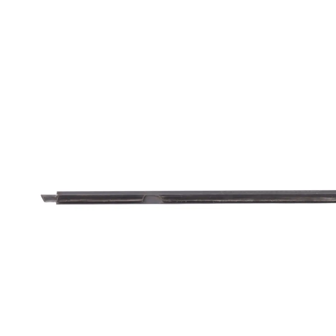 7P Front Door Weather Strip Seal Outer Left N/S to VW Volkswagen Touareg with Part number 7P0837475H VW Volkswagen Touareg 7P Front Door Weather Strip Seal Outer Left N/S - SKU 7P0837475H - Part number 7P0837475H