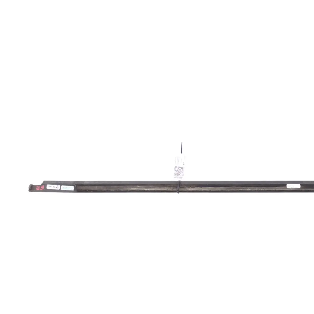 7P Junta Burlete Puerta Delantera Derecha para Volkswagen Touareg con número de pieza 7P0837476H Volkswagen Touareg 7P Junta Burlete Puerta Delantera Derecha - SKU 7P0837476H - Número de pieza 7P0837476H