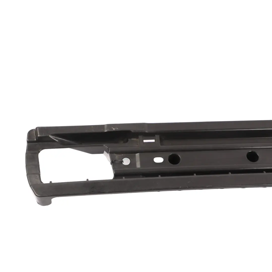 VW Volkswagen Touareg 7P Kofferraum Trunk Panel Rail Halterung Rechts - SKU 7P0863600A - Teilenummer 7P0863600A