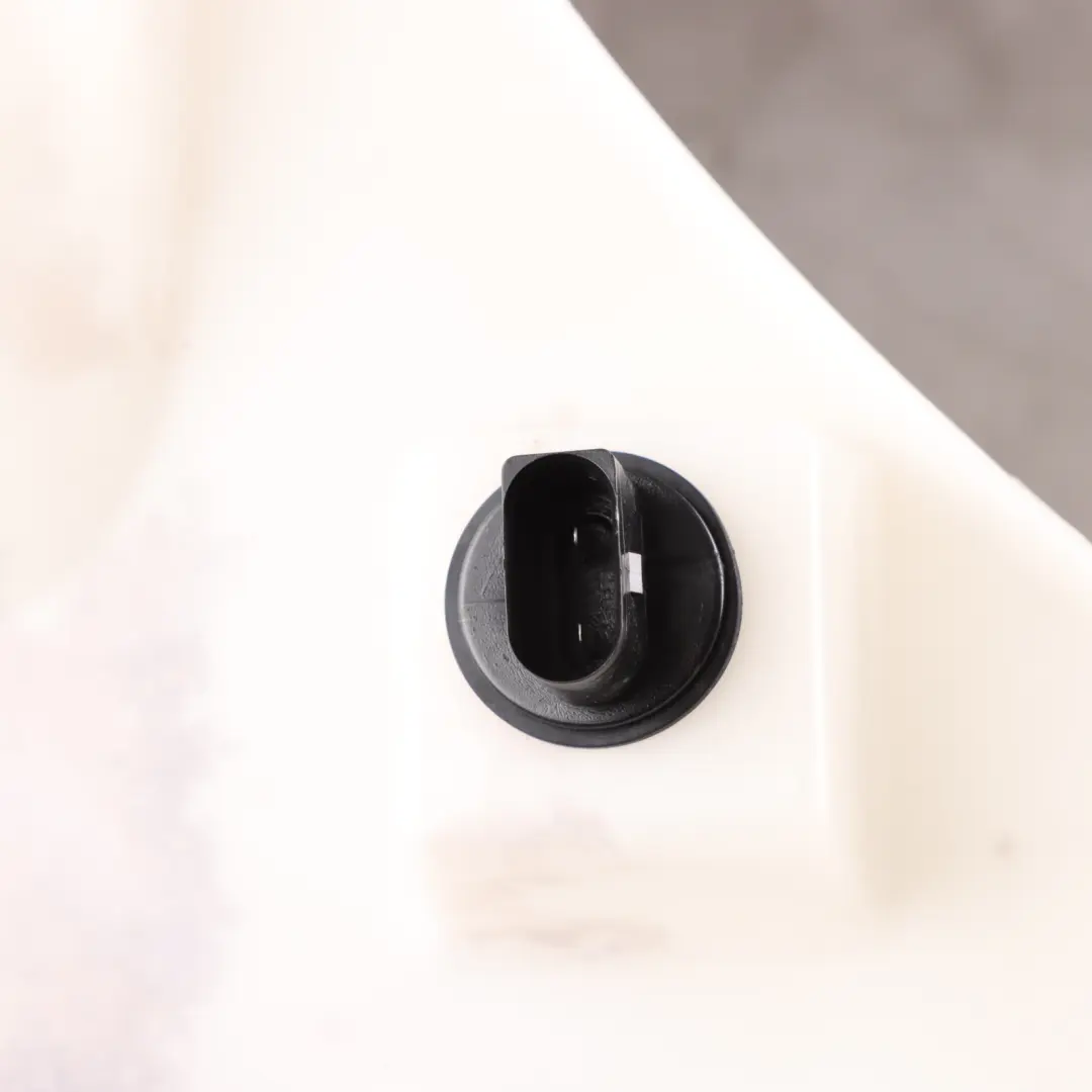 7P Windscreen Washer Bottle Fluid Tank to Volkswagen VW Touareg with Part number 7P0955453A Volkswagen VW Touareg 7P Windscreen Washer Bottle Fluid Tank - SKU 7P0955453A - Part number 7P0955453A