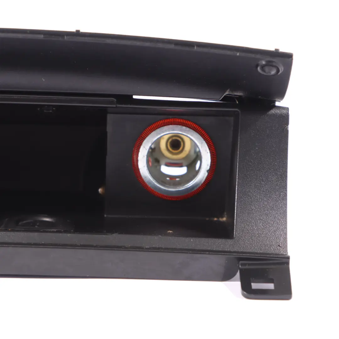 VW Touareg 7P Consolle Centrale Anteriore Posacenere Coperchio Nero - SKU 7P2857961A - Numero di parte 7P2857961A