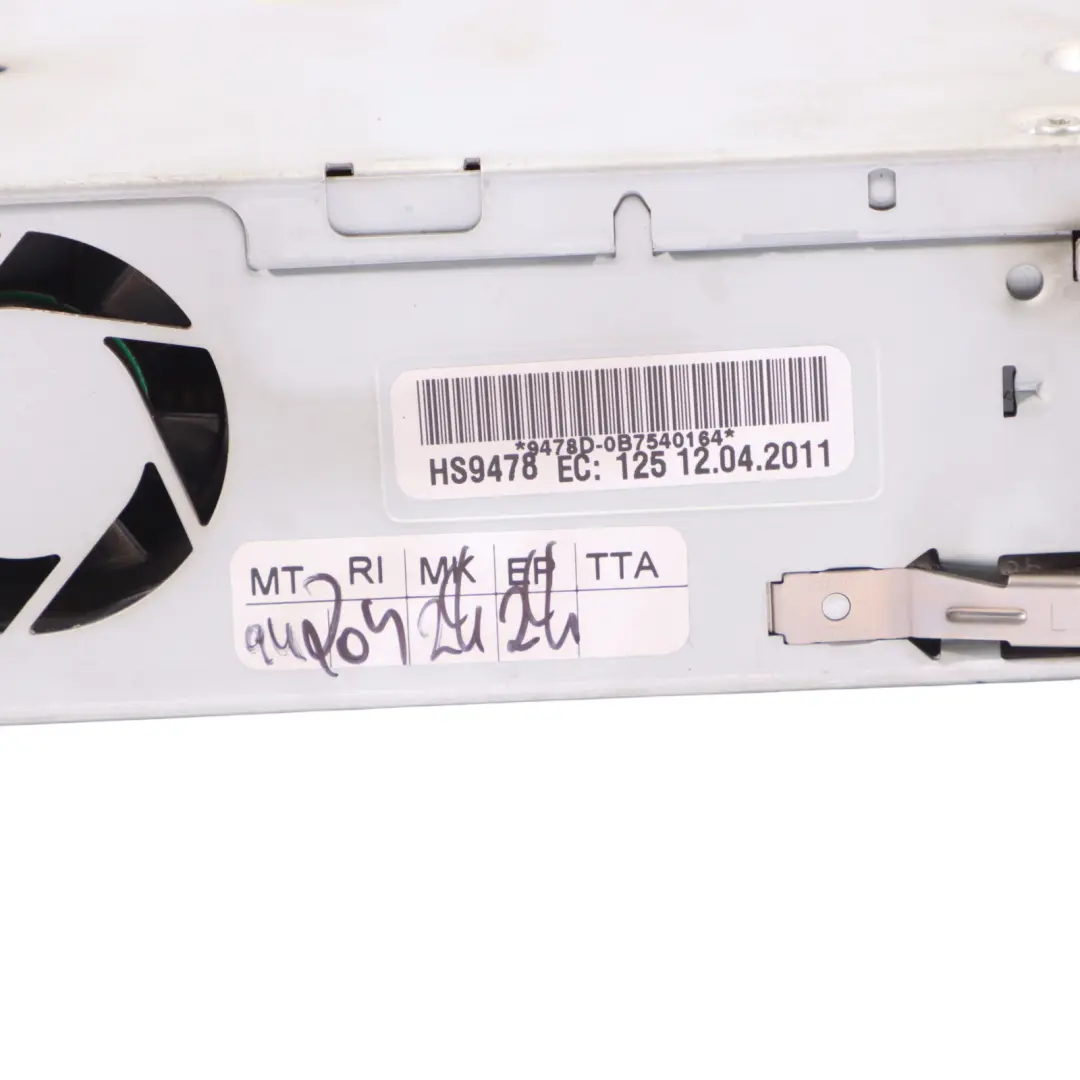 VW Volkswagen Touareg 7P Pannello Unità Principale Stereo Radio CD - SKU 7P6035670B - Numero di parte 7P6035670B