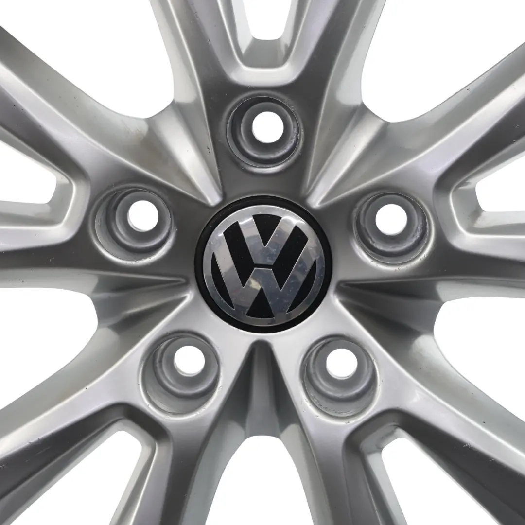 7P Leichtmetall Felge Silber 18" 8J ET:53 für Volkswagen Touareg mit Teilenummer 7P6601025C Volkswagen Touareg 7P Leichtmetall Felge Silber 18" 8J ET:53 - SKU 7P6601025C-1 - Teilenummer 7P6601025C