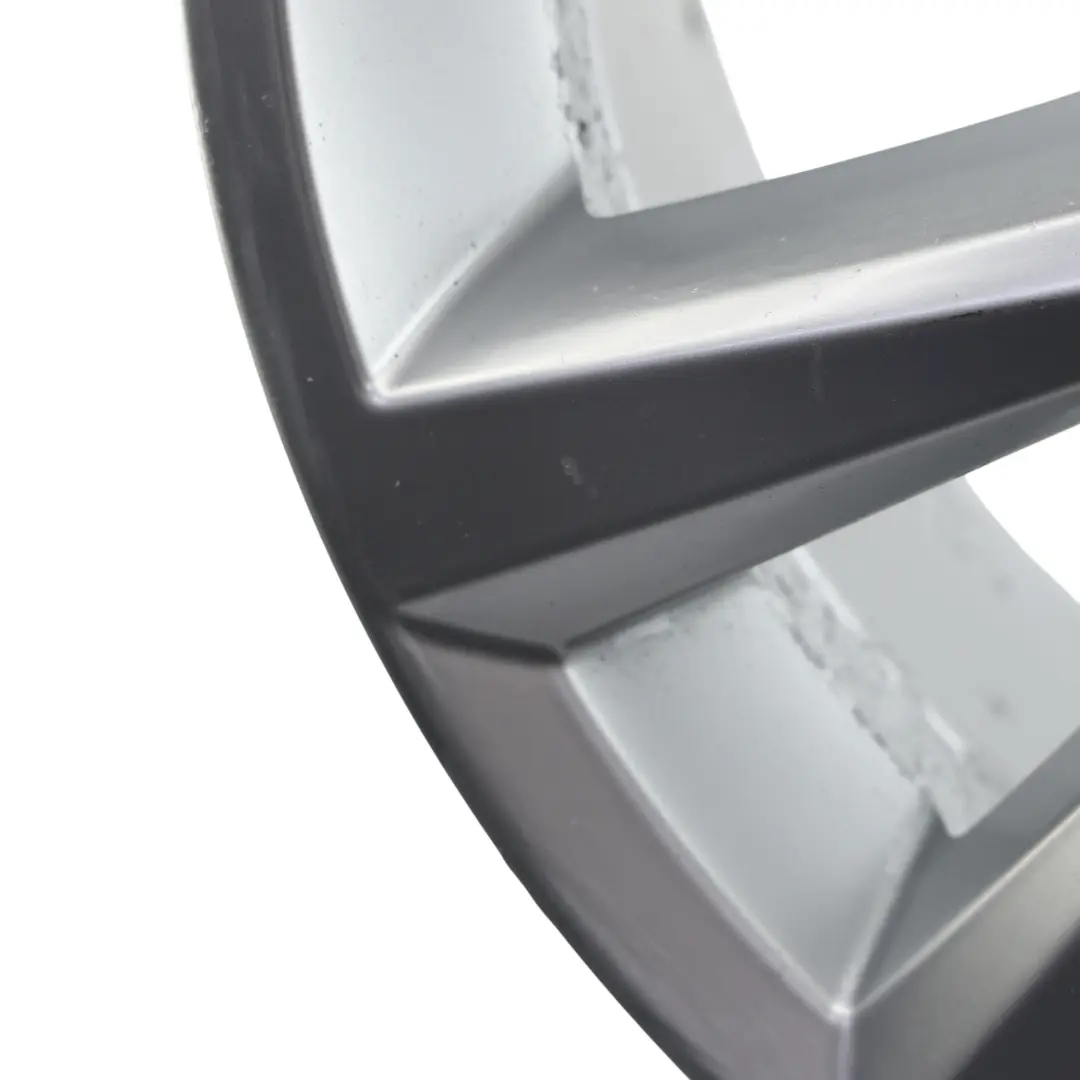 7P Leicht Metall Felge Silber 18" 8J ET:53 für Volkswagen Touareg mit Teilenummer 7P6601025C Volkswagen Touareg 7P Leicht Metall Felge Silber 18" 8J ET:53 - SKU 7P6601025C-2 - Teilenummer 7P6601025C