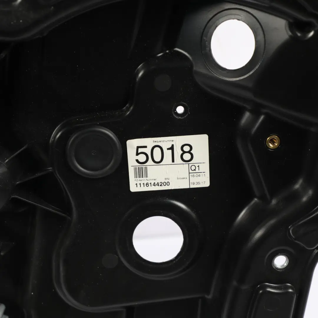 VW Touareg 7P Regulator Podnośnik Silniczek Szyby Prawy Przód - SKU 7P6837462B - Numer Części 7P6837462B