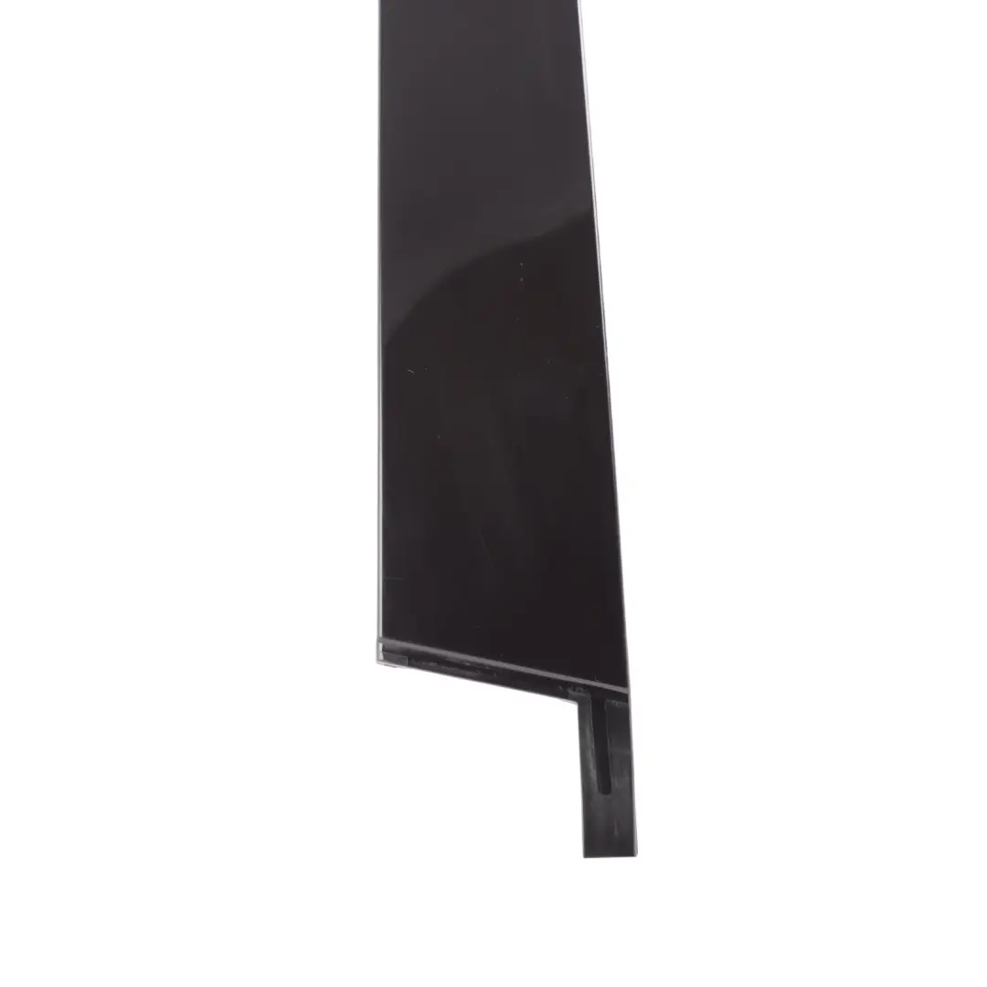 7P Rivestimento Frontale Colonna B Pannello Esterno Destro per VW Touareg con numero di parte 7P6837902B VW Touareg 7P Rivestimento Frontale Colonna B Pannello Esterno Destro - SKU 7P6837902B - Numero di parte 7P6837902B