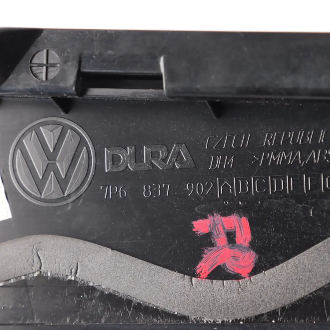 7P Rivestimento Frontale Colonna B Pannello Esterno Destro per VW Touareg con numero di parte 7P6837902B VW Touareg 7P Rivestimento Frontale Colonna B Pannello Esterno Destro - SKU 7P6837902B - Numero di parte 7P6837902B