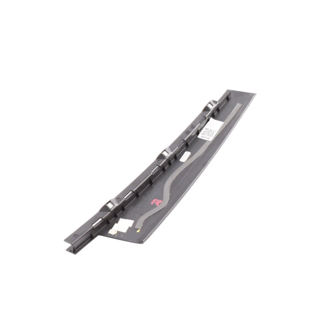 7P Rivestimento Frontale Colonna B Pannello Esterno Destro per VW Touareg con numero di parte 7P6837902B VW Touareg 7P Rivestimento Frontale Colonna B Pannello Esterno Destro - SKU 7P6837902B - Numero di parte 7P6837902B