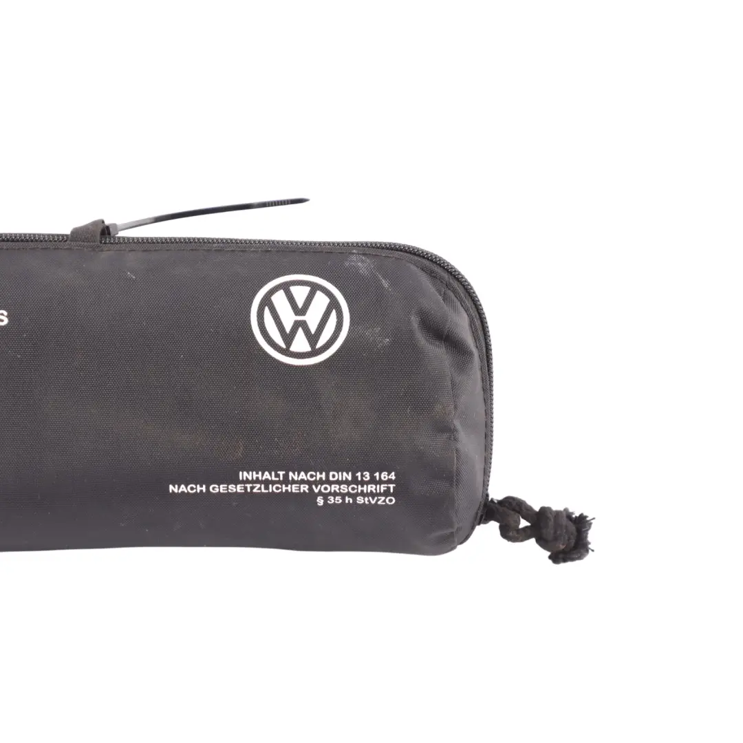 Trousse Premiers Secours pour Volkswagen Seat Skoda Audi à propos du numéro de pièce 7P6860282 Volkswagen Seat Skoda Audi Trousse Premiers Secours - SKU 7P6860282 - Numéro de pièce 7P6860282