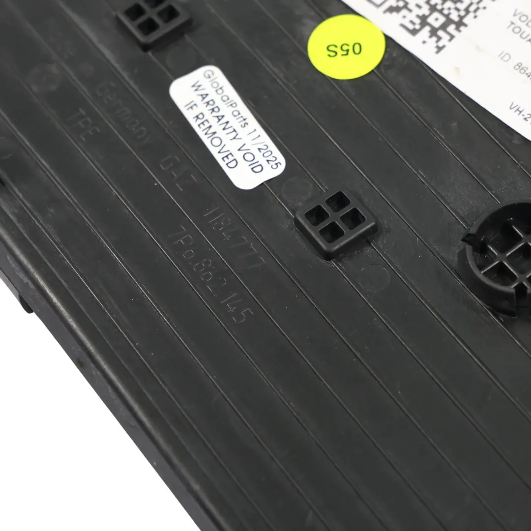 Volkswagen Touareg 7P Centre Console Storage Rubber Mat Trim Insert - SKU 7P6862145 - Part number 7P6862145