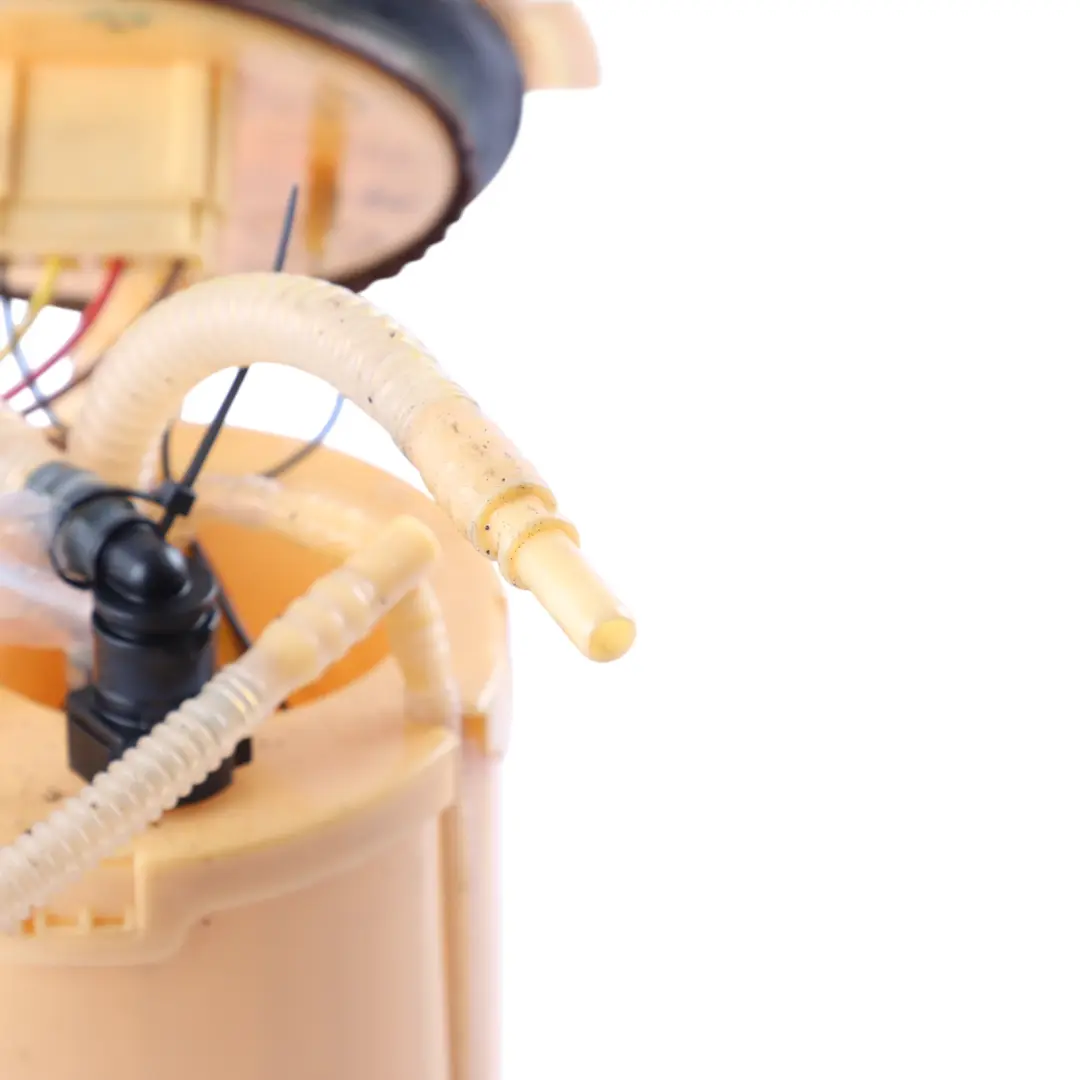 7P Pompa Paliwa Prawy 3.0 TDI Diesel do Volkswagen VW Touareg o numerze 7P6919679A Volkswagen VW Touareg 7P Pompa Paliwa Prawy 3.0 TDI Diesel - SKU 7P6919679A - Numer Części 7P6919679A