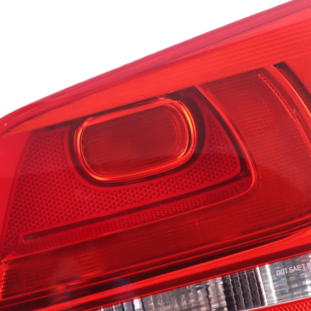 Volkswagen Touareg 7P Rear Inner Light Lamp Right O/S - SKU 7P6945094C - Part number 7P6945094C