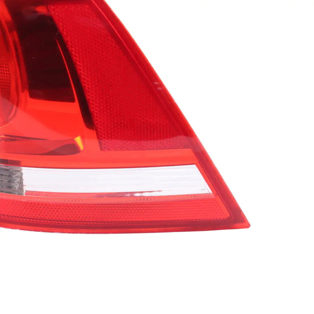 7P Rear Outer Tail Light Lamp Right O/S to VW Volkswagen Touareg with Part number 7P6945096D VW Volkswagen Touareg 7P Rear Outer Tail Light Lamp Right O/S - SKU 7P6945096D - Part number 7P6945096D