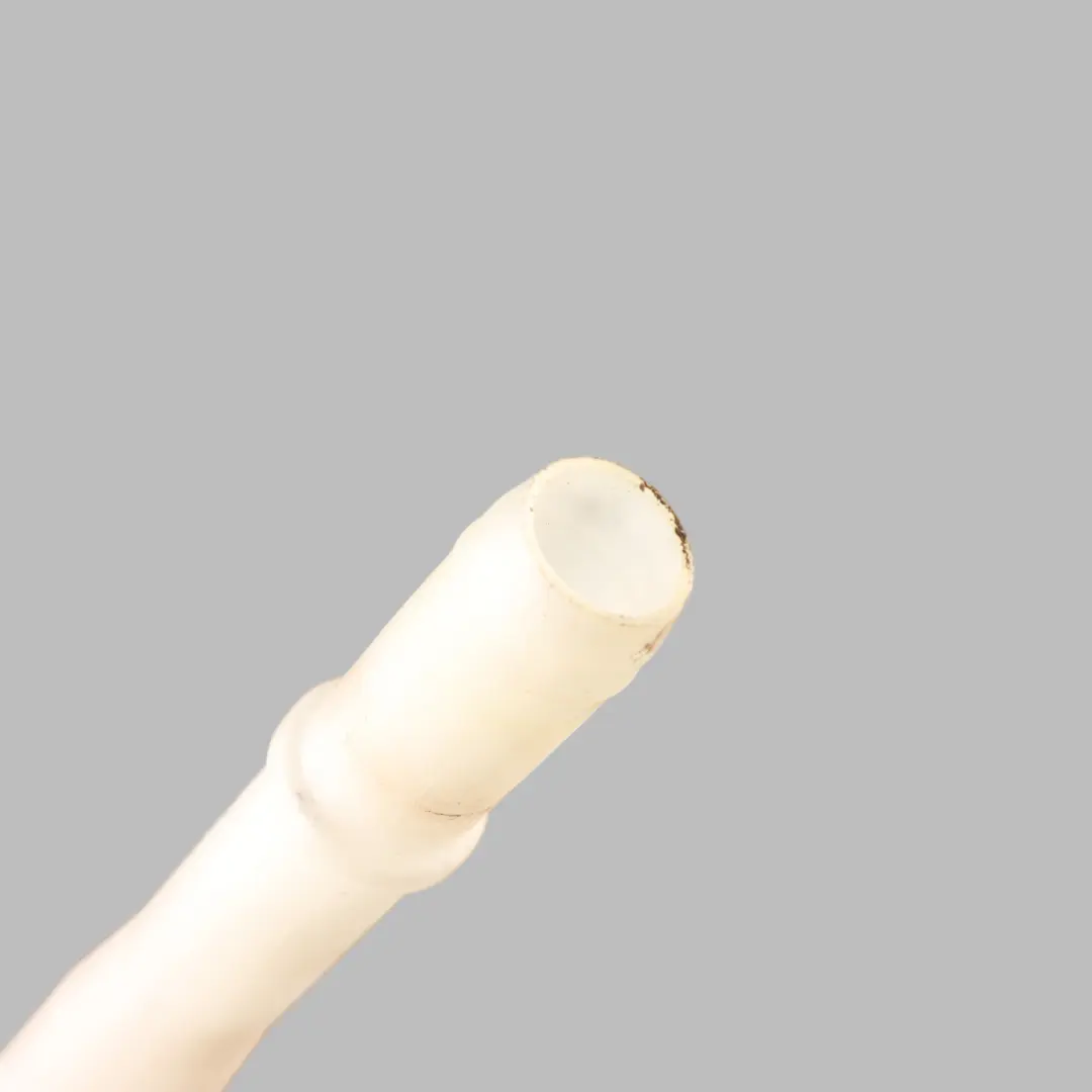 7P Tubo De Llenado Del Lavaparabrisas para Volkswagen Touareg con número de pieza 7P6955463 Volkswagen Touareg 7P Tubo De Llenado Del Lavaparabrisas - SKU 7P6955463 - Número de pieza 7P6955463