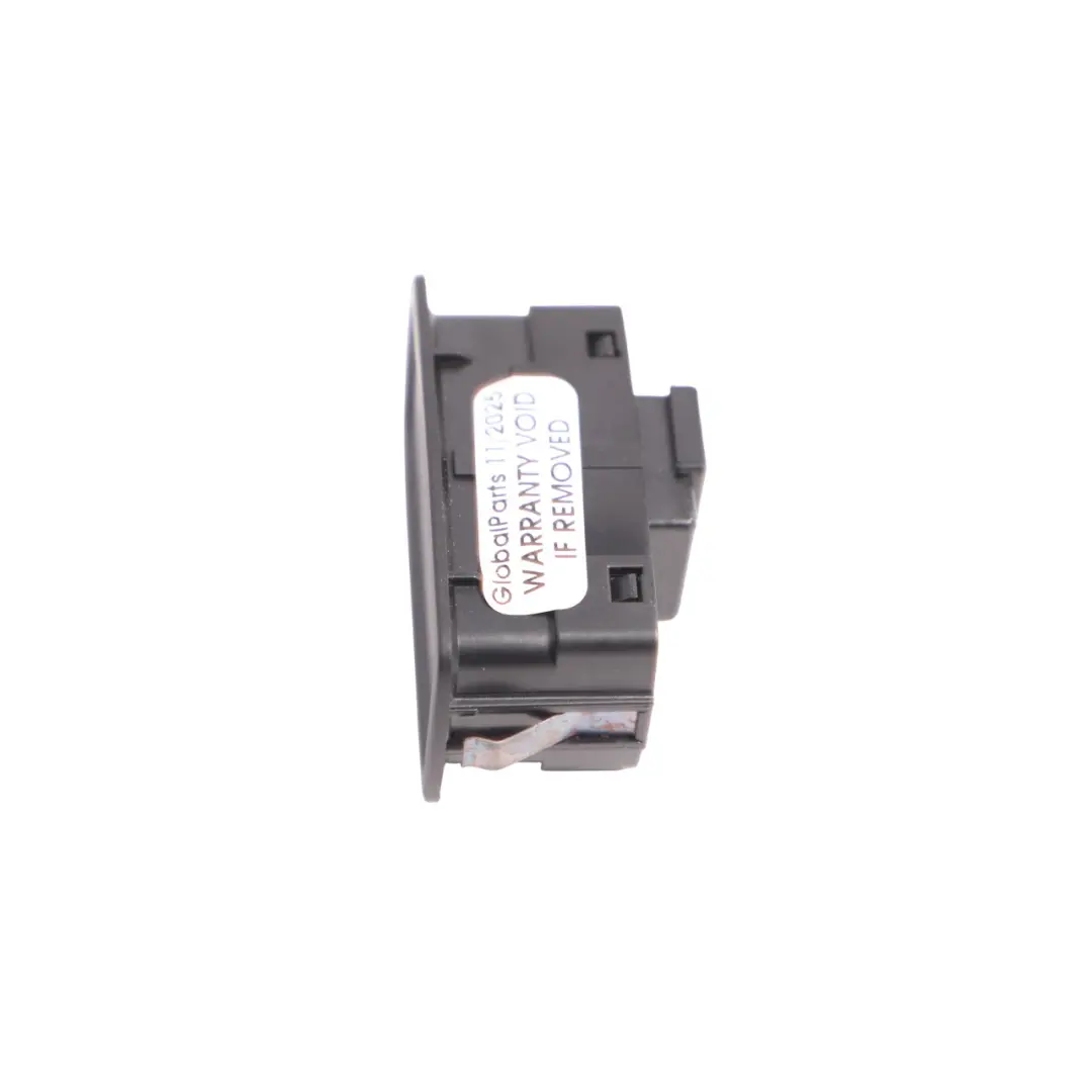 Close Control Switch Button to Porsche Macan S 95B Tailgate with Part number 7PP959832H Porsche Macan S 95B Tailgate Close Control Switch Button - SKU 7PP959832H - Part number 7PP959832H