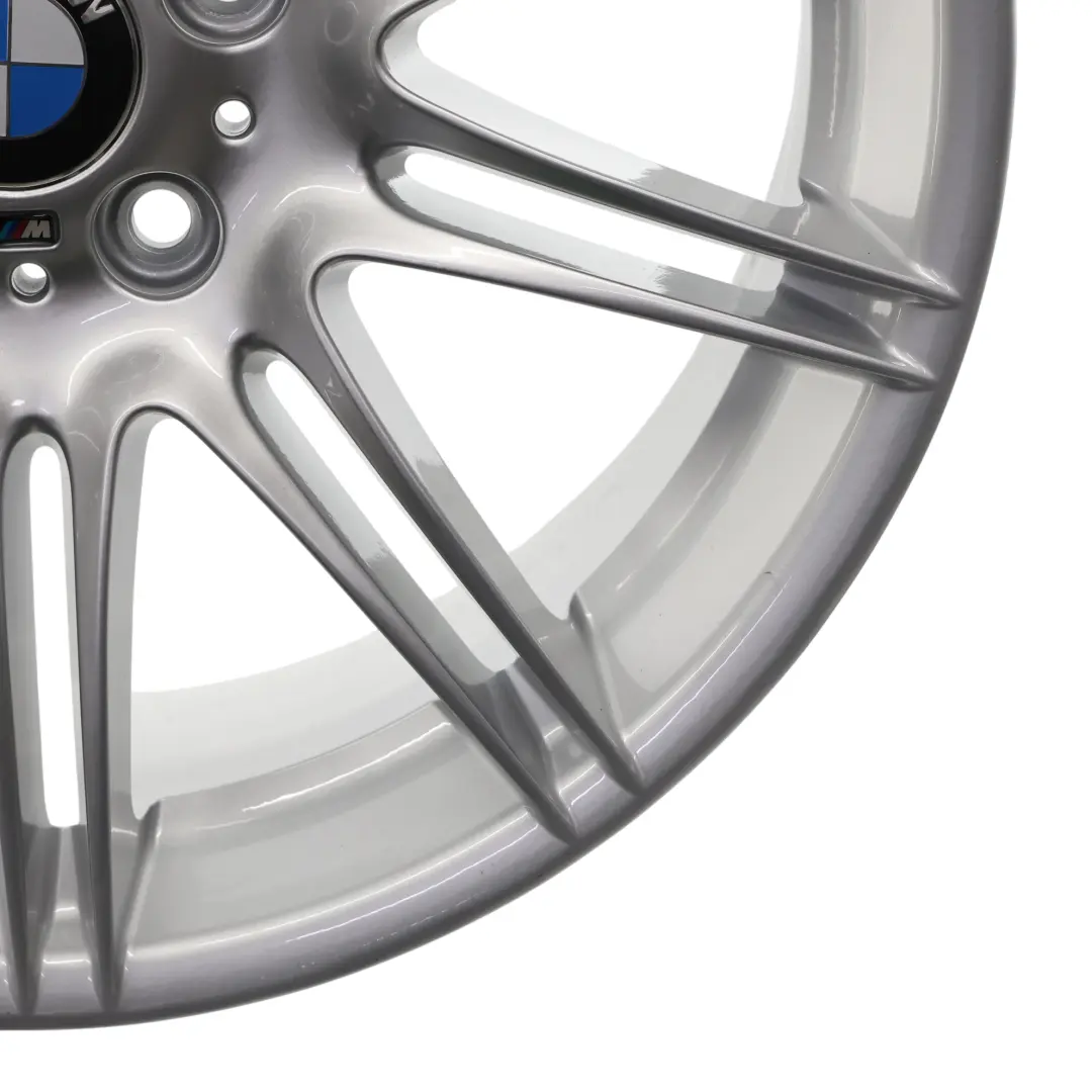 Vorder Radfelge Silber 19" M Doppelspeiche 225 8J ET:37 für BMW E90 E91 E92 mit Teilenummer 8037141 BMW E90 E91 E92 Vorder Radfelge Silber 19" M Doppelspeiche 225 8J ET:37 - SKU 8037141-10 - Teilenummer 8037141