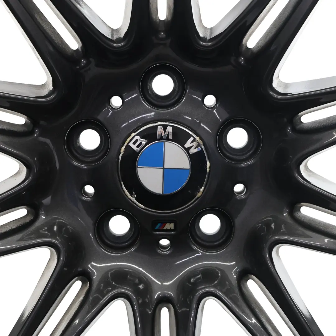 Hinterrad Leichtmetallfelge Grau 19" M Doppelspeiche 225 9J für BMW E90 E92 mit Teilenummer 8037142 BMW E90 E92 Hinterrad Leichtmetallfelge Grau 19" M Doppelspeiche 225 9J - SKU 8037142-9 - Teilenummer 8037142