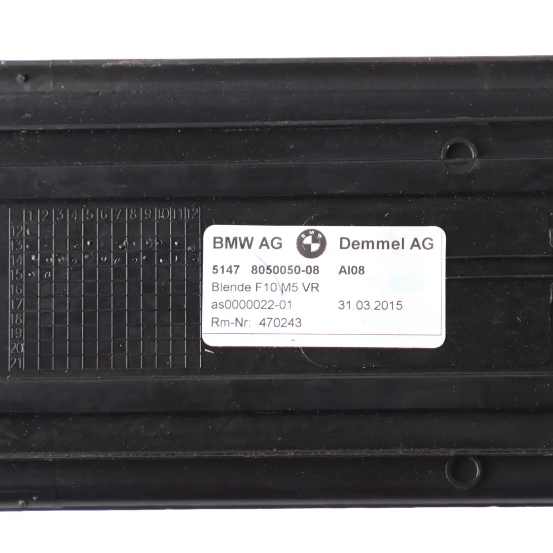 Ingresso Coperchio Porta Striscia Davanzale Destra per BMW F10 M5 M Sport con numero di parte 8050050 BMW F10 M5 M Sport Ingresso Coperchio Porta Striscia Davanzale Destra - SKU 8050050 - Numero di parte 8050050