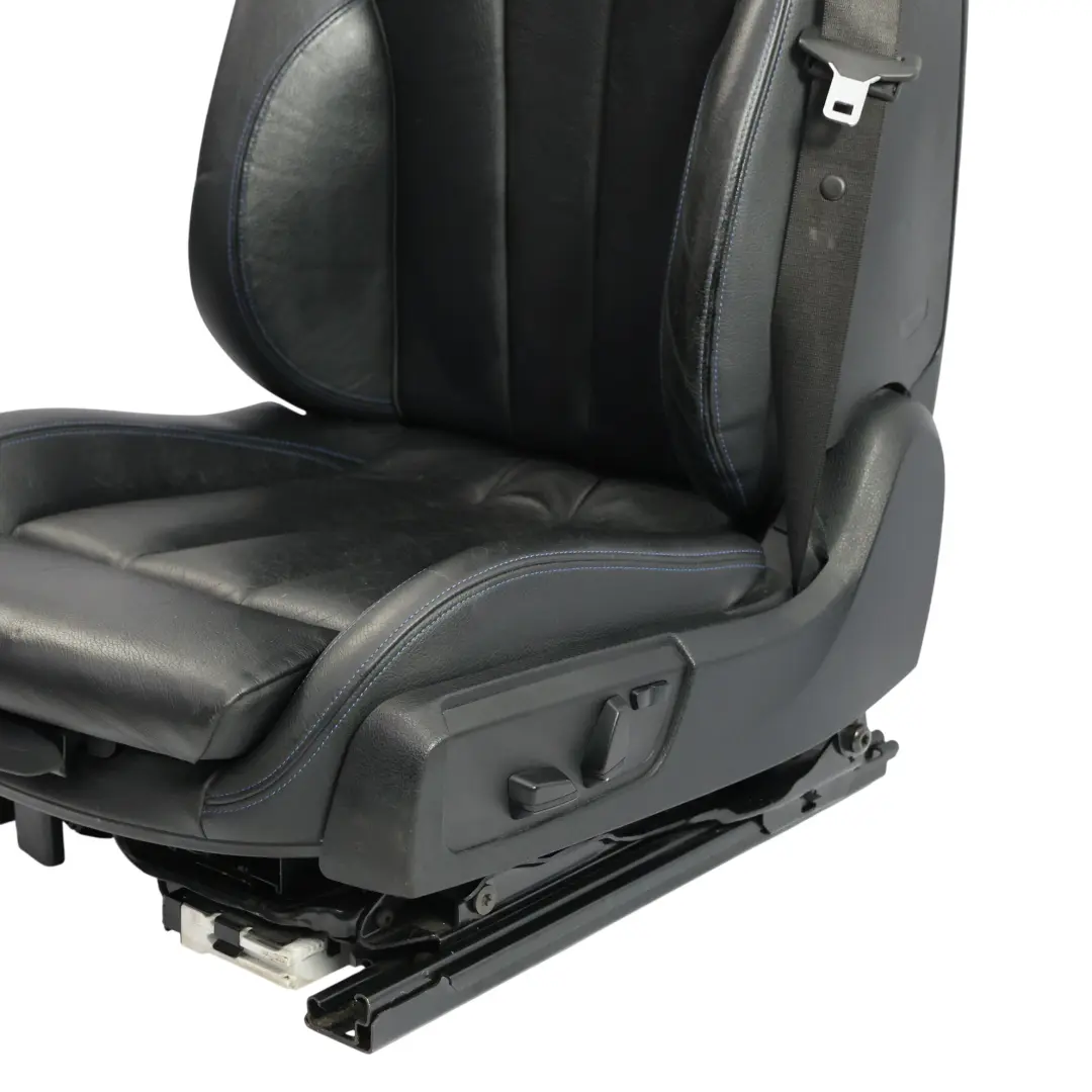 Siège Avant Gauche M Sport Chauffant Électrique Cuir Noir Bleu pour BMW F33 Cabriolet à propos du numéro de pièce 8062619 BMW F33 Cabriolet Siège Avant Gauche M Sport Chauffant Électrique Cuir Noir Bleu - SKU 8062619-2 - Numéro de pièce 8062619