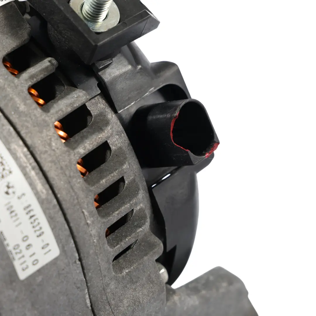 B38 B48 Alternatore Generatore Denso 14V 220A per BMW F20 F21 F30 F31 LCI con numero di parte 8645329 BMW F20 F21 F30 F31 LCI B38 B48 Alternatore Generatore Denso 14V 220A - SKU 8645329-1 - Numero di parte 8645329