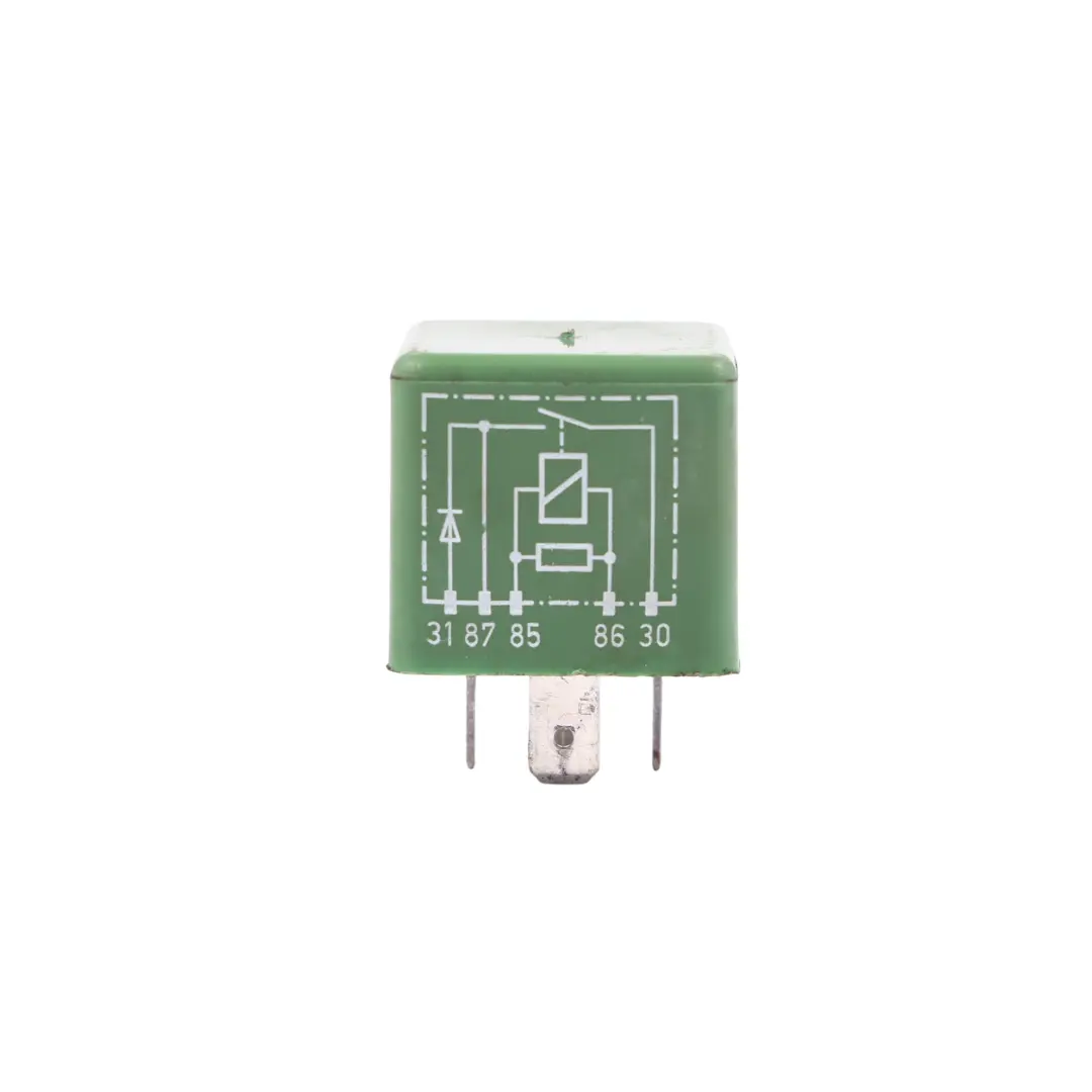 Przekaźnik Klimatyzacji 12V 10A do Porsche Boxster 986 o numerze 899543000 Porsche Boxster 986 Przekaźnik Klimatyzacji 12V 10A - SKU 899543000 - Numer Części 899543000